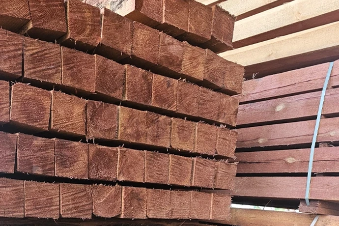 Construction grade treated pine 100mm 4inch